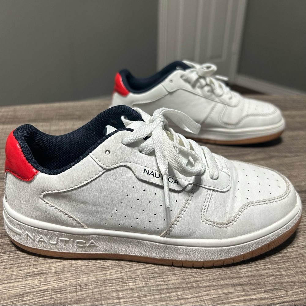 NAUTICA
Big Boys Stafford Lace Up
Sneaker size 2